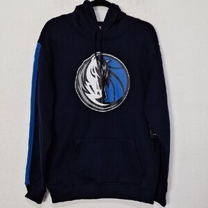 NBA “NEW” Men’s Navy Blue Dallas Mavericks Logo Sporty Pullover Hoodie Size M